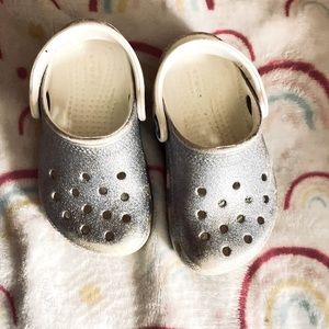 Silver crocs for toddler size 7